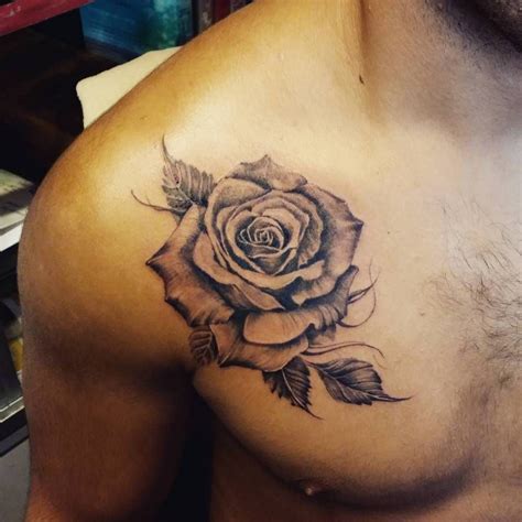 rosas en el pecho hombre|Mejores Tatuajes de Rosas para Hombres 2024